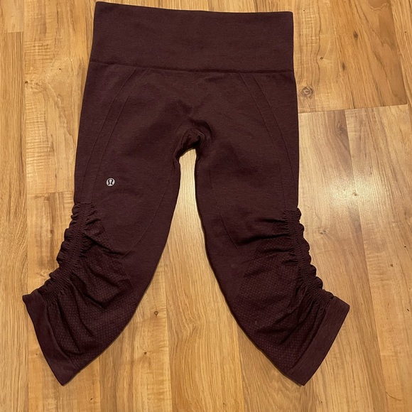 Lululemon In The Flow Cropped Leggings (Size 4) - Picture 2 of 3